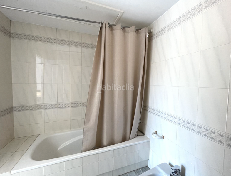 Foto 9847ddac-8ac2-47db-9550-fd07fe9767db. Ático  frente al mar en elviria, en Real de Zaragoza Marbella