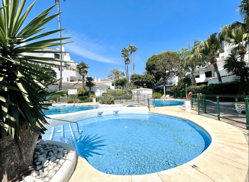 Foto e7a80ca9-2444-45f5-bc86-01fe661f90b5. Ático  frente al mar en elviria, en Real de Zaragoza Marbella