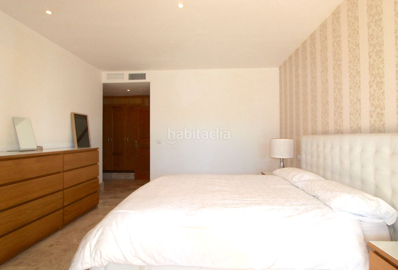 Foto 7b2ce75a-2627-4bf0-93e6-31b4df40fceb. Casa aparellada amb aparcament piscina a Santa Clara Marbella