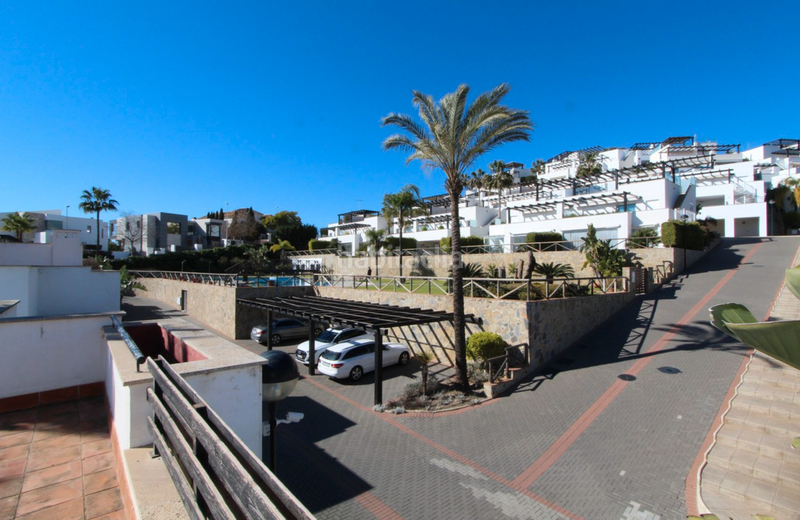 Foto ab3eb2ac-0873-4396-85a8-c5ccef7d003b. Casa aparellada amb aparcament piscina a Santa Clara Marbella