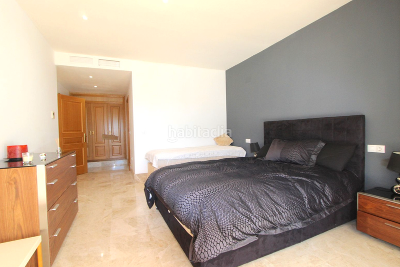 Foto b4160605-e9ca-49e6-abc1-effbc60a32b5. Casa aparellada amb aparcament piscina a Santa Clara Marbella