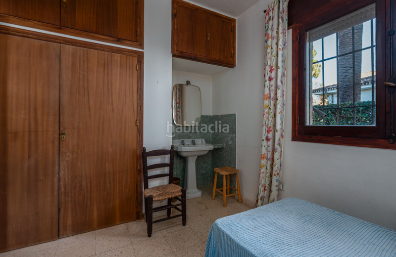 Foto 439c8825-5042-43cc-8247-2ed088214a01. Chalet villa en primera linea de playa en new golden mile, en Estepona