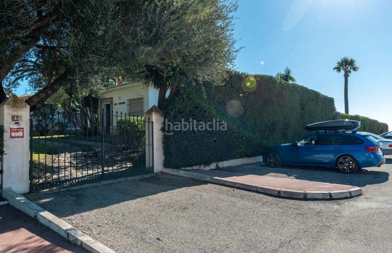 Foto 5c050dd0-5f94-443a-82ea-9b22d77dac73. Chalet villa en primera linea de playa en new golden mile, en Estepona