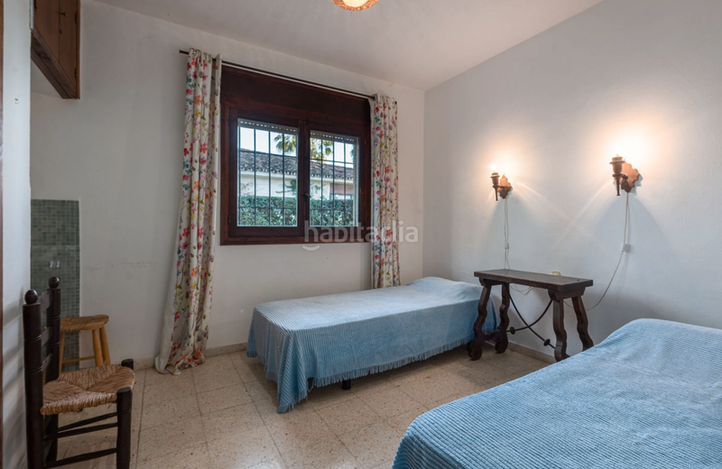 Foto 9de9b13e-f512-45f3-9476-6d6b072c9d34. Chalet villa en primera linea de playa en new golden mile, en Estepona