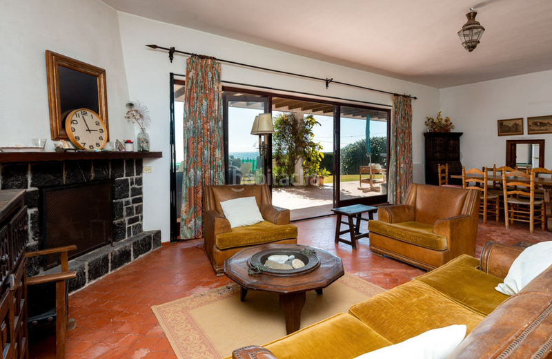Foto a3866136-0b76-4499-af49-73fed44d724e. Chalet villa en primera linea de playa en new golden mile, en Estepona