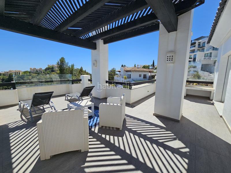 Foto e398cacf-32d3-4d87-bd8e-bc4c826d3205. Dúplex en n/a atico duplex en La Quinta benahavis | valley heights entre the view y aqualina en Benahavís