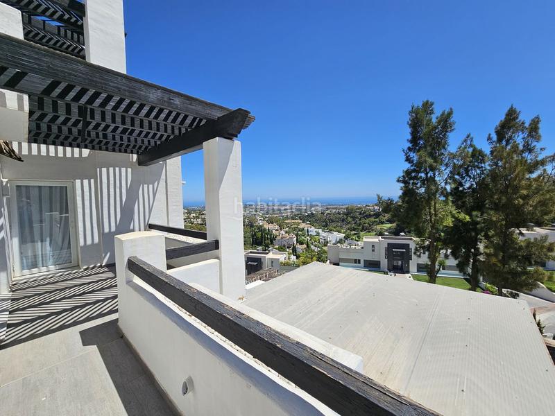Foto e8d8797e-e368-4f80-b5a8-a966efda6a8a. Dúplex en n/a atico duplex en La Quinta benahavis | valley heights entre the view y aqualina en Benahavís