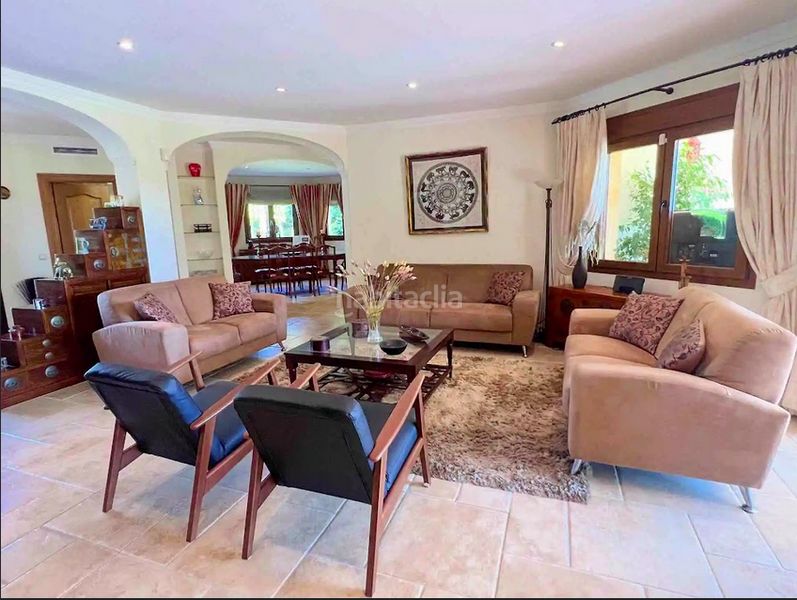 Foto 93f494db-b32d-40a1-b83a-9e6ea607d8b7. Casa amb aparcament piscina a los arqueros - puerto del almendro Benahavís