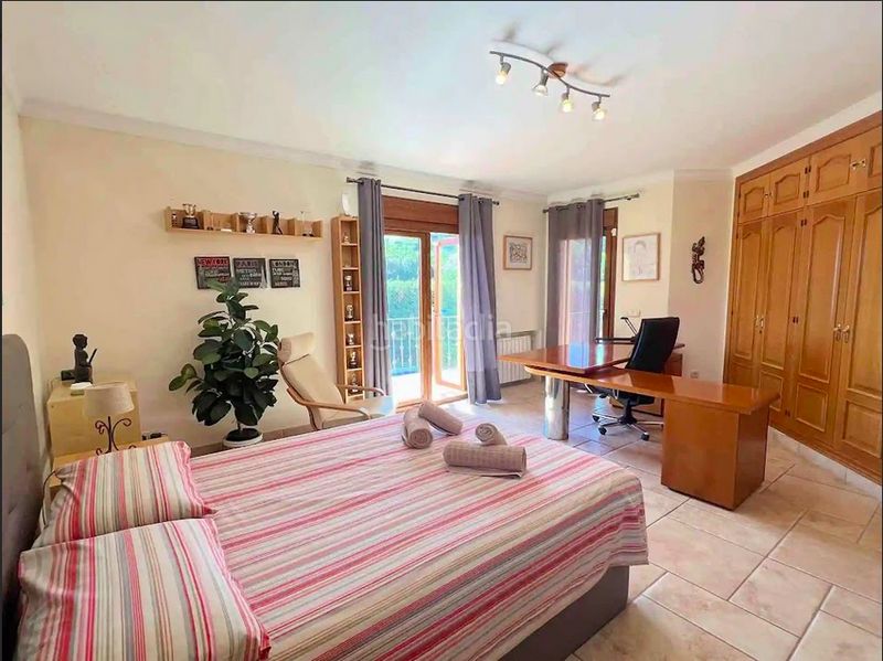 Foto f74b8455-7607-4e0d-b99f-cbc3efde4ff1. Casa amb aparcament piscina a los arqueros - puerto del almendro Benahavís