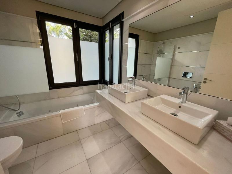 Foto 2869bdc1-d0fc-401d-b88d-f508a64abc3a. Casa in calle cerro muriano 77 in lomas de Marbella club Marbella