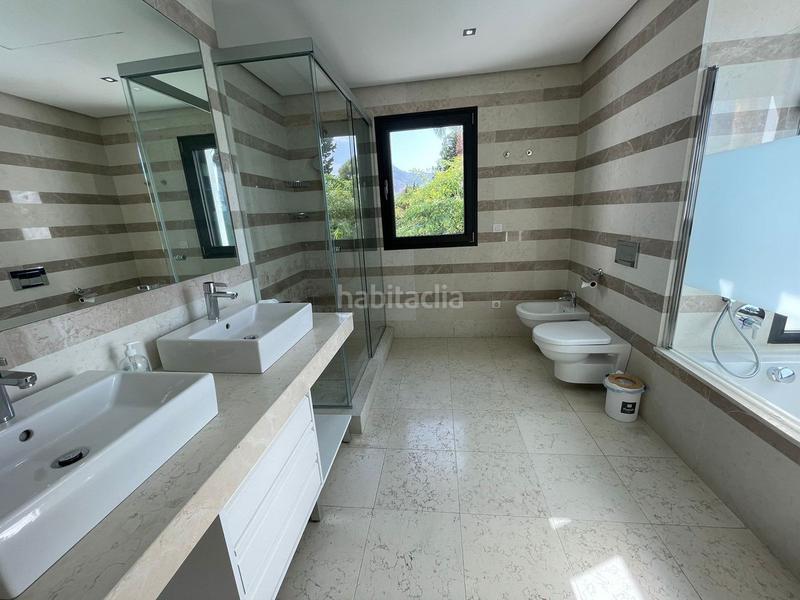 Foto 9d1cc1a4-c869-4c16-aac9-8fd41aa51f56. Casa in calle cerro muriano 77 in lomas de Marbella club Marbella