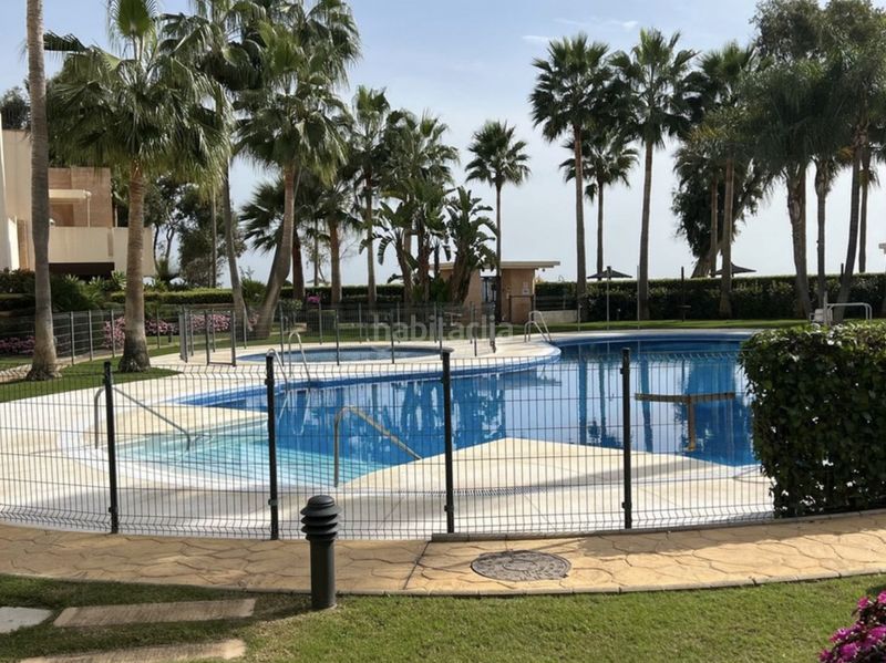 Foto d7f92f18-490b-4518-ac51-34fc73c2f2d3. Planta baixa amb calefacció aparcament piscina a Estepona