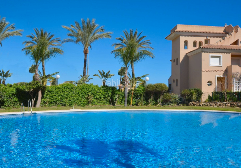 Foto 49228b24-3259-4f2e-9513-e65c2f40ceba. Casa adossada amb xemeneia piscina a La Duquesa Manilva