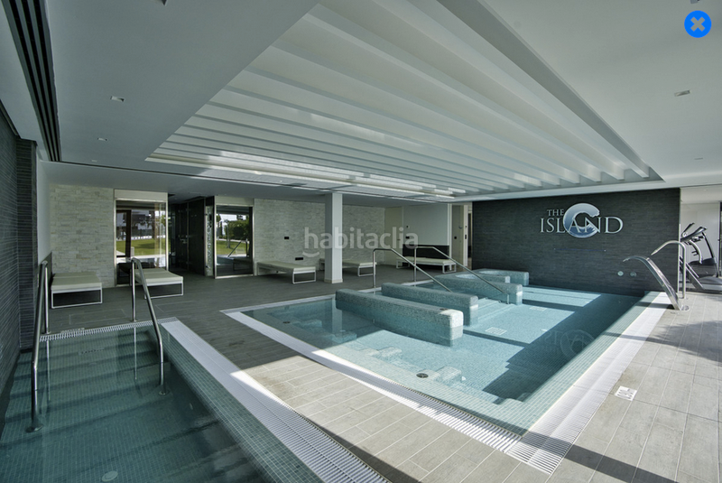 Foto 8e4ce84d-c743-46fd-a77e-d077817cb181. Affitto casa a schiera con parcheggio piscina in puerto de Estepona Estepona