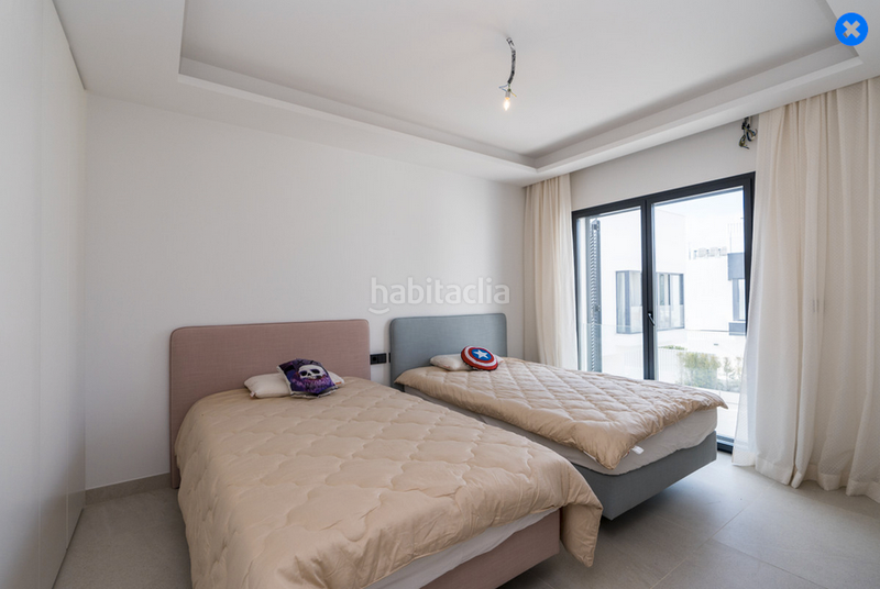 Foto 69007ed8-9275-4268-b9e6-bbb910e19f5d. Rent semi detached house with parking pool in puerto de Estepona Estepona