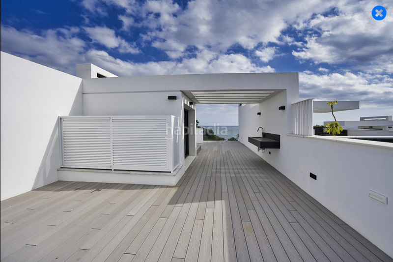 Foto 7f7e728d-192b-480e-90d5-384d2e585654. Rent semi detached house with parking pool in puerto de Estepona Estepona