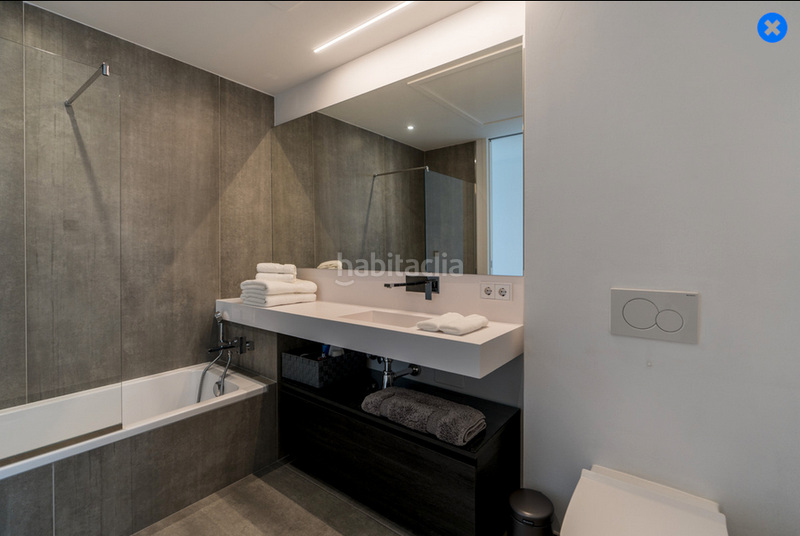 Foto 8207cddd-8fe0-426d-bfe8-aad64e4c6f4f. Rent semi detached house with parking pool in puerto de Estepona Estepona