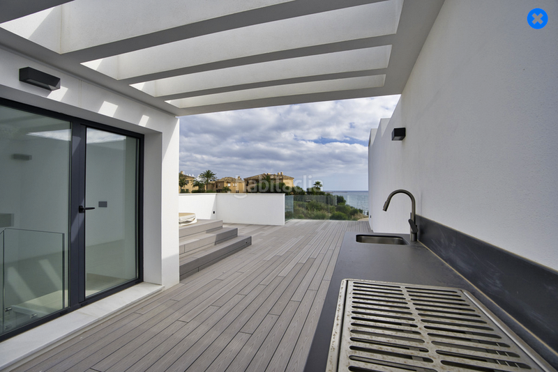 Foto fc1ee620-eb8f-49fb-8657-faf74307a0da. Rent semi detached house with parking pool in puerto de Estepona Estepona