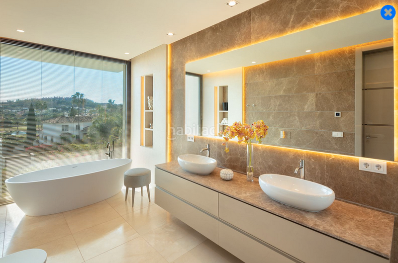 Foto 0264ab47-7194-4c37-b095-ce47b8adbde3. Lloguer casa amb aparcament piscina a Las Brisas Marbella