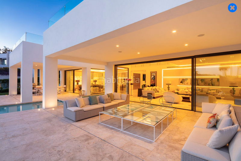 Foto acad7bf5-37ed-47b9-a901-4f4f3560be8d. Lloguer casa amb aparcament piscina a Las Brisas Marbella