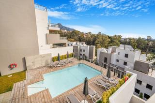 Miete Zweistöckige Wohnung in N/a. Atico duplex en alquiler obra nueva en aloha lake nueva andalucí