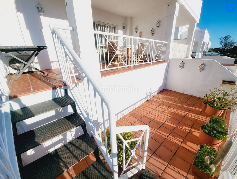 Foto 5c0ad3d4-adea-4193-9b27-d5083545483d. Casa adossada amb aparcament piscina a Cabopino - Artola Marbella