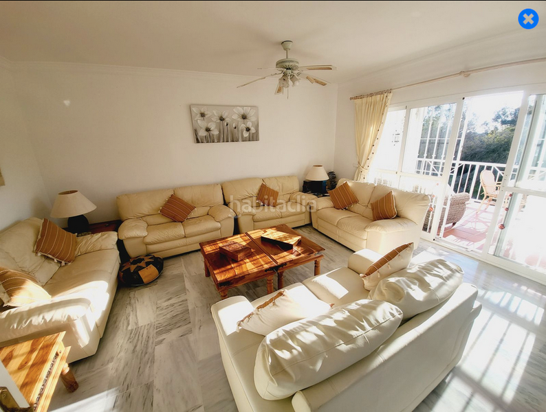 Foto 685824c2-8eff-41f7-afb6-6c1d8415f73e. Casa adossada amb aparcament piscina a Cabopino - Artola Marbella