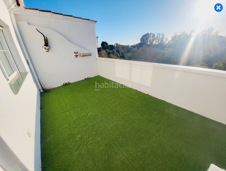 Foto b73139fe-3a2a-4306-af3c-f0479a5c71d7. Casa adossada amb aparcament piscina a Cabopino - Artola Marbella