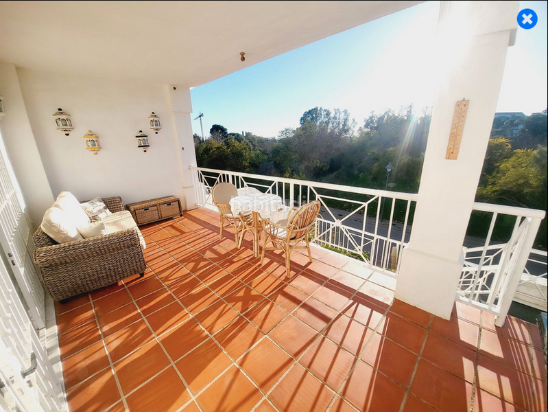 Foto dad50b08-14aa-408f-b265-2aee0b0bd0a8. Casa adossada amb aparcament piscina a Cabopino - Artola Marbella