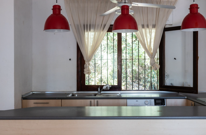 Foto 7303701f-a727-4808-bfe0-5bb749334782. Xalet amb xemeneia aparcament piscina a El Rosario - Ricmar Marbella