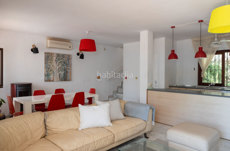 Foto c47b52c9-4f1e-4550-815c-5c7a6ee131fd. Xalet amb xemeneia aparcament piscina a El Rosario - Ricmar Marbella