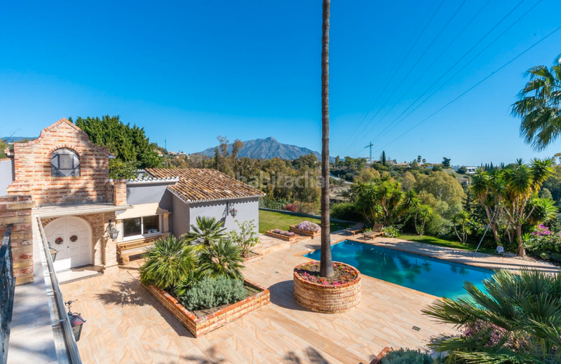 Foto 3bd853df-b334-42a3-8f02-6aa227f8bdab. Chalet avec cheminée parking piscine dans San Pedro de Alcántara Pueblo Marbella