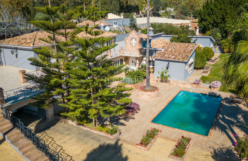 Foto 4faed428-02c5-418c-bcab-f7d894a0dc4a. Chalet avec cheminée parking piscine dans San Pedro de Alcántara Pueblo Marbella