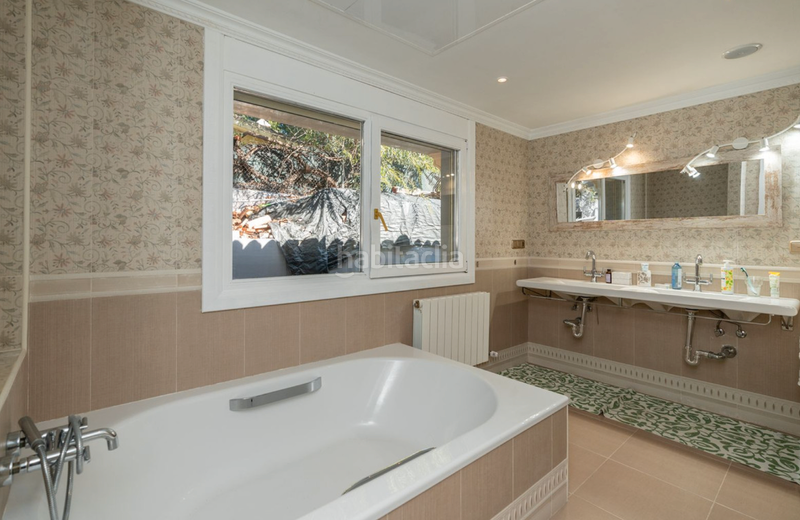 Foto 5cf58422-e2ad-4274-a528-0595f76b5e9d. Chalet avec cheminée parking piscine dans San Pedro de Alcántara Pueblo Marbella