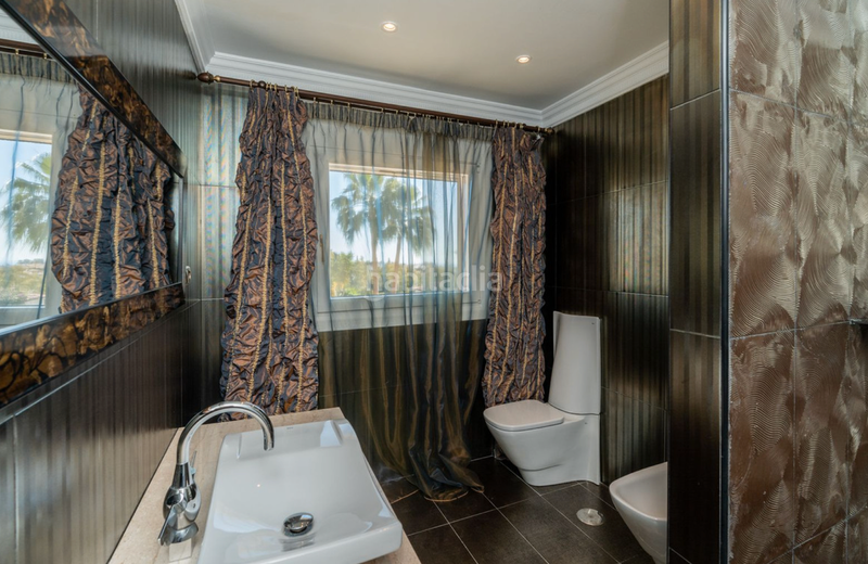 Foto 77b3a651-7646-4095-98b7-44c44fa401f8. Chalet avec cheminée parking piscine dans San Pedro de Alcántara Pueblo Marbella