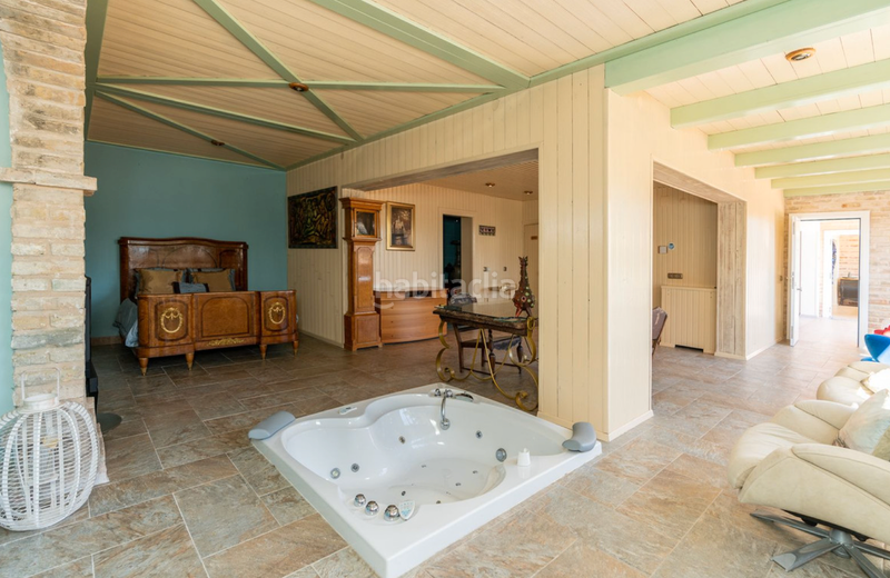 Foto 95604ea3-8404-4b4f-bf3b-0cd7cdce7fbf. Chalet avec cheminée parking piscine dans San Pedro de Alcántara Pueblo Marbella