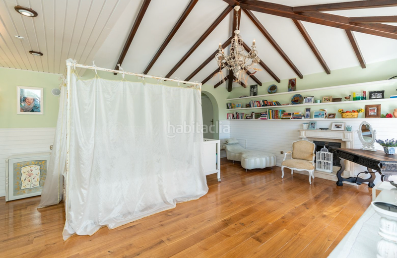 Foto dda026b3-5e2f-41f2-8fc2-b398ffbd4531. Chalet avec cheminée parking piscine dans San Pedro de Alcántara Pueblo Marbella