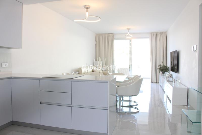 Foto 0f200b81-9c66-4901-b8ea-8119d108aa38. Piccolo appartamento con piscina in Bel - Air Estepona