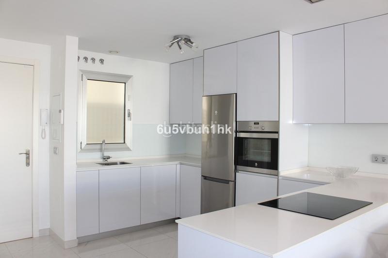 Foto 3a057caa-975c-4f9e-8bc0-6edeeee0eebe. Piccolo appartamento con piscina in Bel - Air Estepona