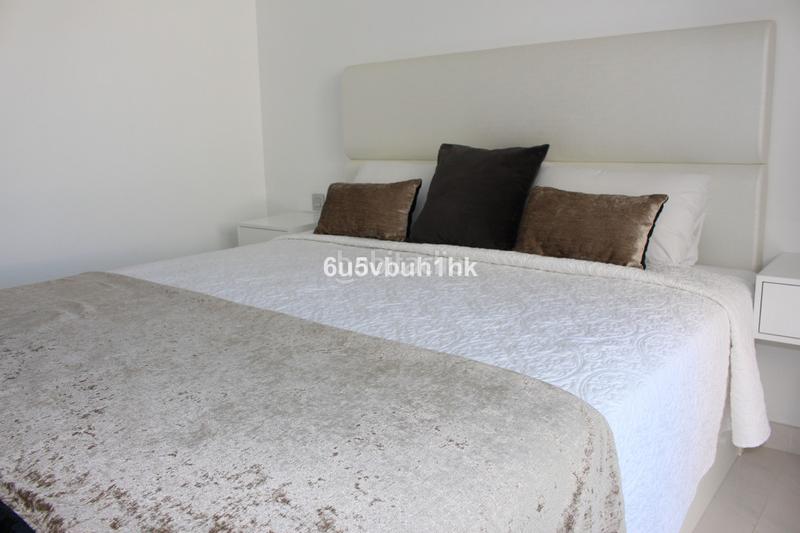 Foto 3b9b606b-32ee-4a97-89fc-0a11a6451e1b. Piccolo appartamento con piscina in Bel - Air Estepona