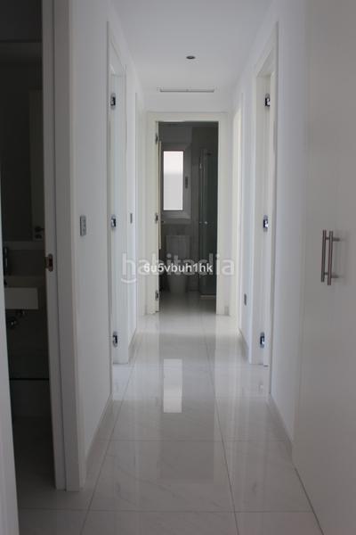 Foto c160967d-74e0-452c-8a07-8a24cbeb4557. Piccolo appartamento con piscina in Bel - Air Estepona