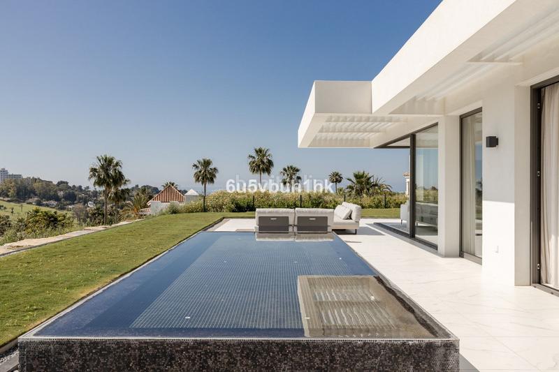 Foto b56358e5-1fcc-4fa8-b020-e53370a15e01. Attico in El Paraíso Benahavís