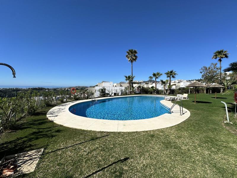 Foto 4670e458-4155-4925-9916-c9a298ae0969. Apartamento ¡exclusivo! apartamento moderno en venta en los arqueros con vistas panorámicas en Benahavís