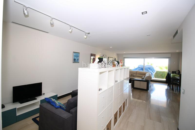 Foto d2a879d4-8f8a-4a30-aee9-d2d9ad21f210. Apartamento ¡exclusivo! apartamento moderno en venta en los arqueros con vistas panorámicas en Benahavís