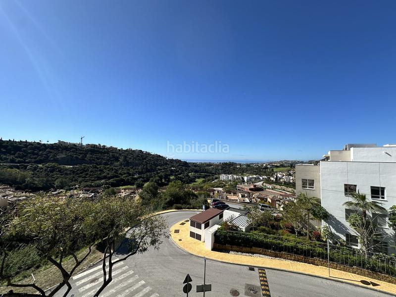Foto fb9ee359-2c0e-44a2-8305-19fd85bfa2b2. Apartamento ¡exclusivo! apartamento moderno en venta en los arqueros con vistas panorámicas en Benahavís