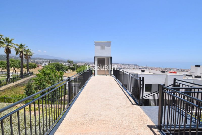 Foto 8d0eb283-ae40-4065-b92c-bd2b01cb3135. Àtic amb piscina a Centro Estepona
