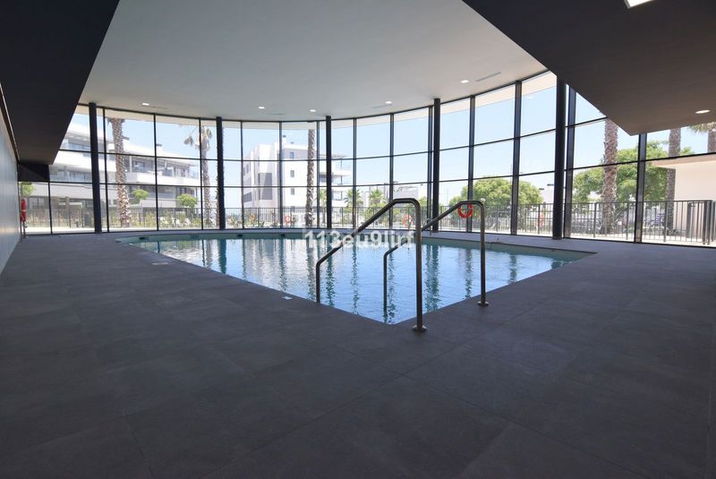 Foto bf228f9d-926f-41a1-b8e4-1ddba9fd0820. Àtic amb piscina a Centro Estepona