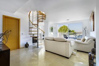 Àtic a Urbanizacion almendro 5c. Ático dúplex de ensueño en venta. con vistas panorámicas en marb