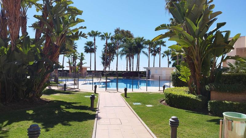 Foto 0d96d36e-b25a-49ce-a756-dc2a3fd44c71. Alquiler apartamento en calle del mare nostrum 42 apartamento de lujo en alquiler en la primera línea de la playa en Estepona
