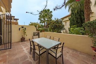 Location Appartement  Avenida del golf. Oasis de lujo en el corazón del valle del golf apartamento en al
